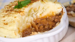 Cottage Pie (Britischer Hackfleisch-Kartoffelpüree-Auflauf)