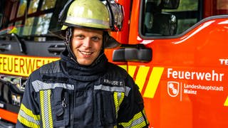 Feuerwehrmann Tobias Krause bei "Zeig mir deinen Job!". 